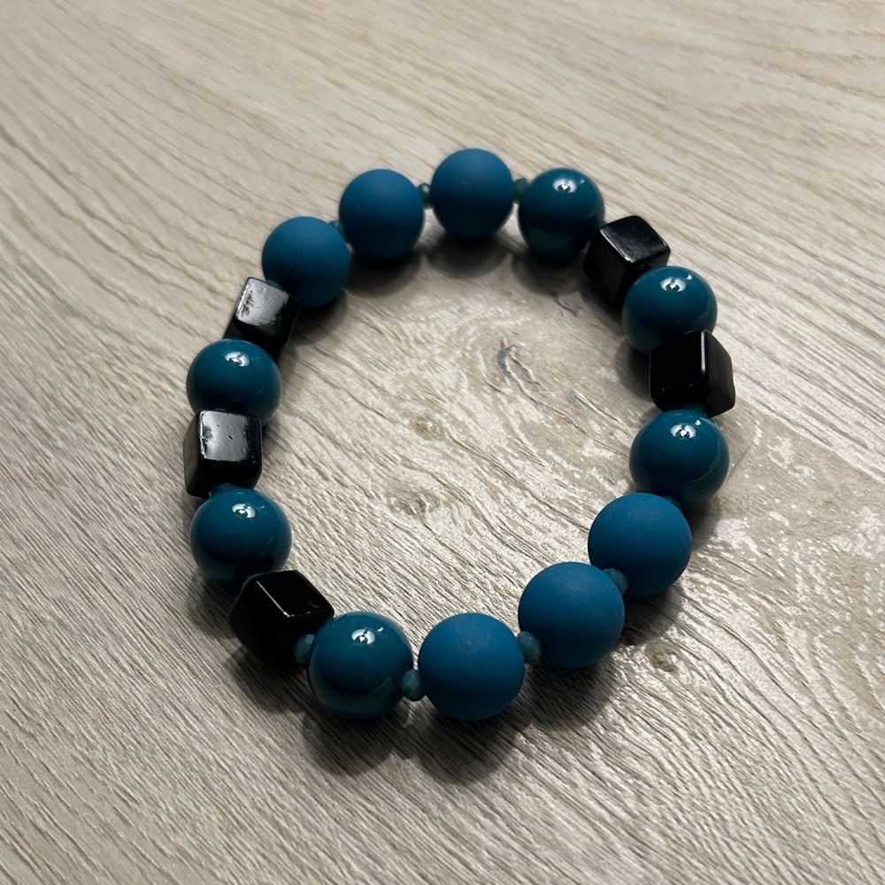 Chico’s Blue and Black Beaded Bracelet